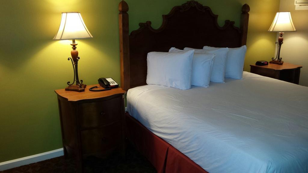 Kentucky Lake Inn Gilbertsville Zimmer foto